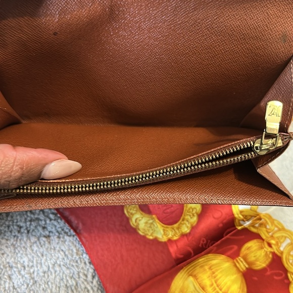 Louis Vuitton Monogram Coated Canvas Wallet with unbranded chain Made in France - Picture 3 of 8